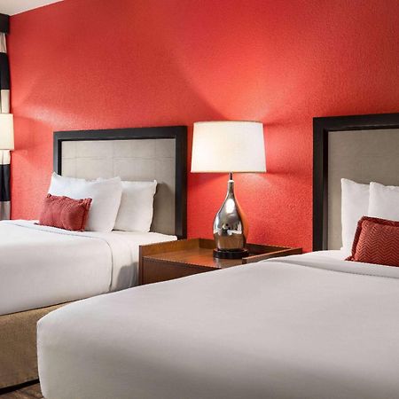รามาดา บาย วินด์แฮม แอลบูเคอร์คี แอร์พอร์ต Hotel ภายนอก รูปภาพ