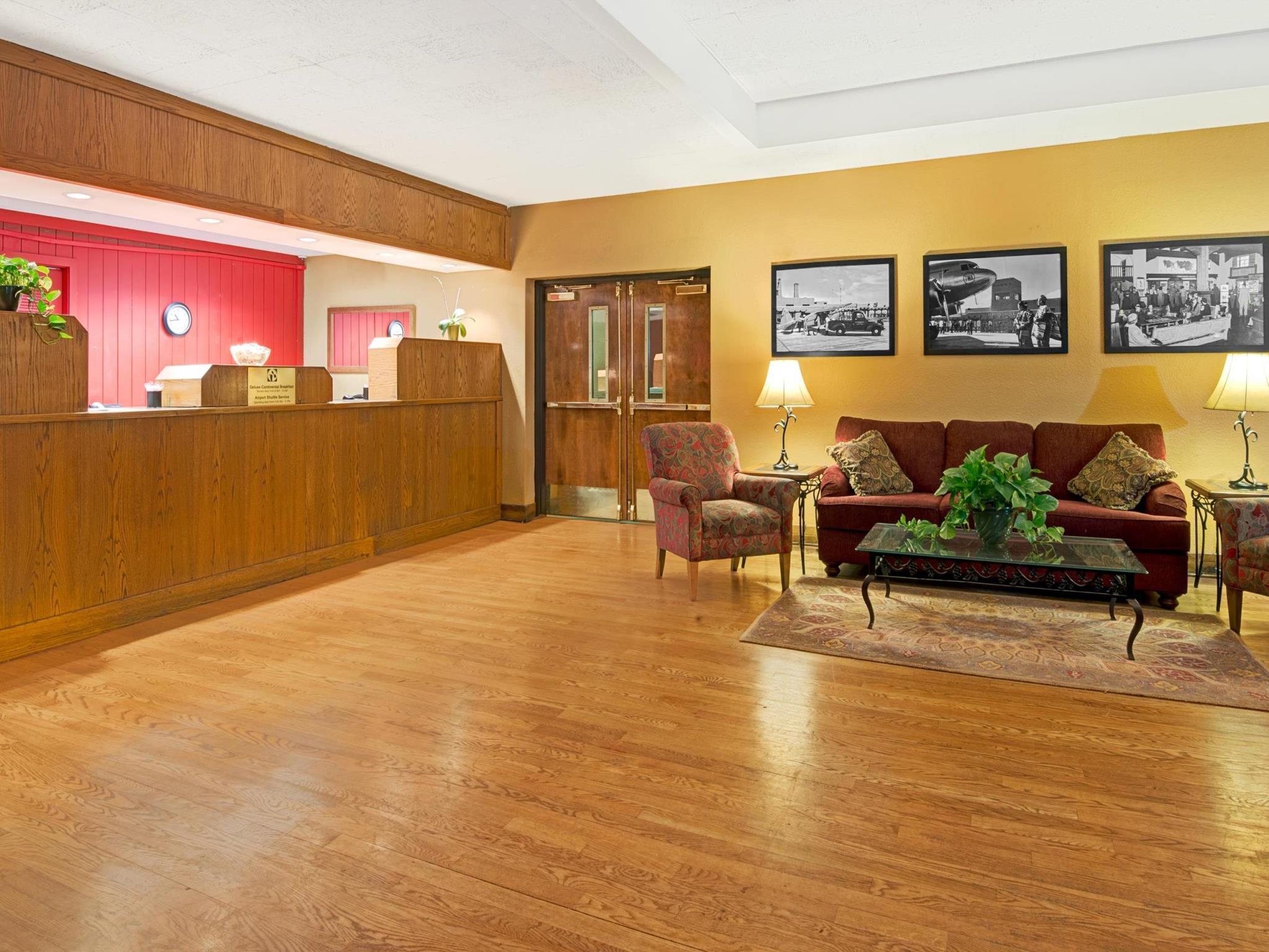 รามาดา บาย วินด์แฮม แอลบูเคอร์คี แอร์พอร์ต Hotel ภายนอก รูปภาพ