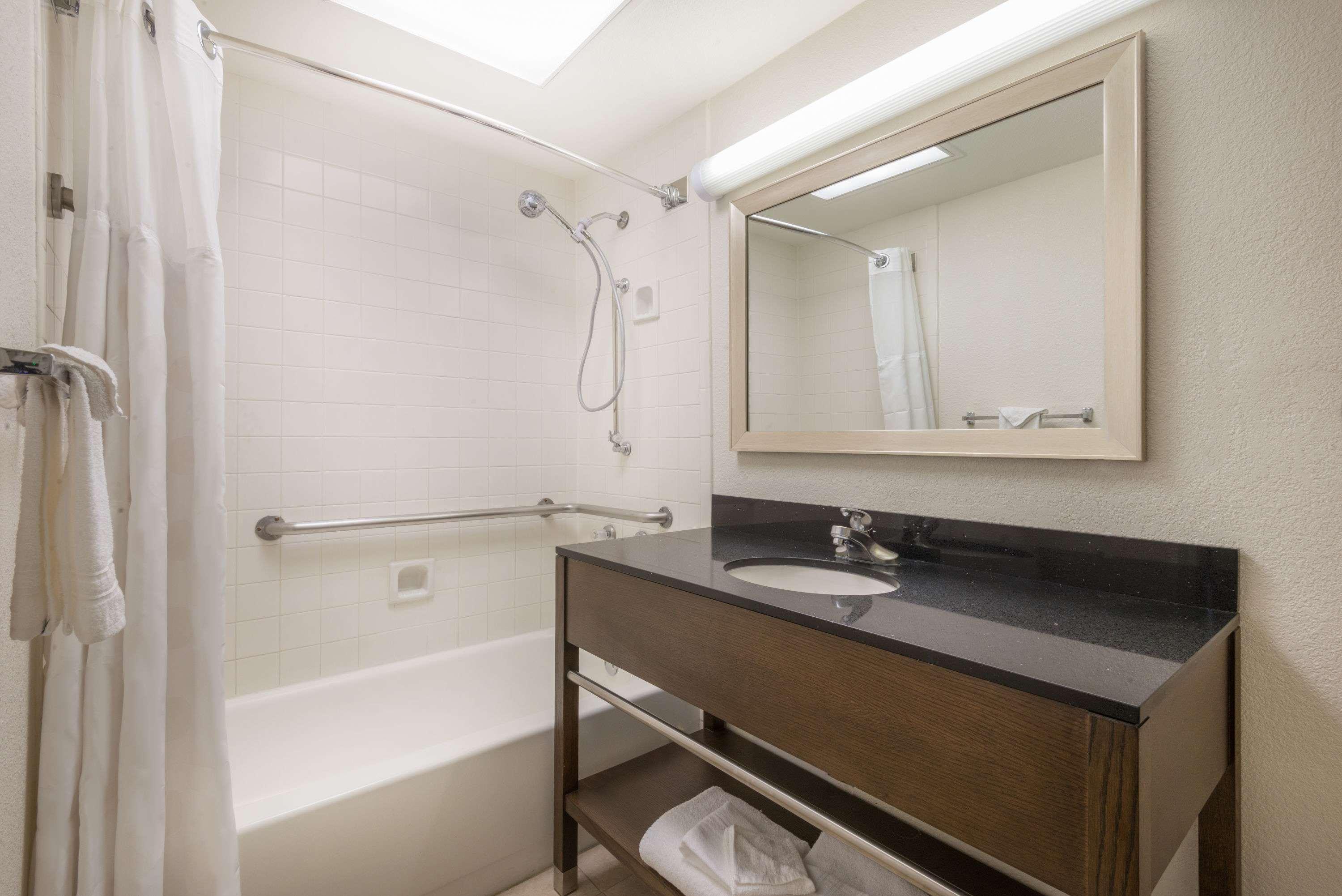 รามาดา บาย วินด์แฮม แอลบูเคอร์คี แอร์พอร์ต Hotel ภายนอก รูปภาพ