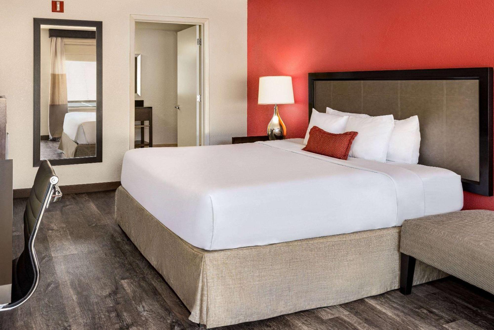 รามาดา บาย วินด์แฮม แอลบูเคอร์คี แอร์พอร์ต Hotel ภายนอก รูปภาพ