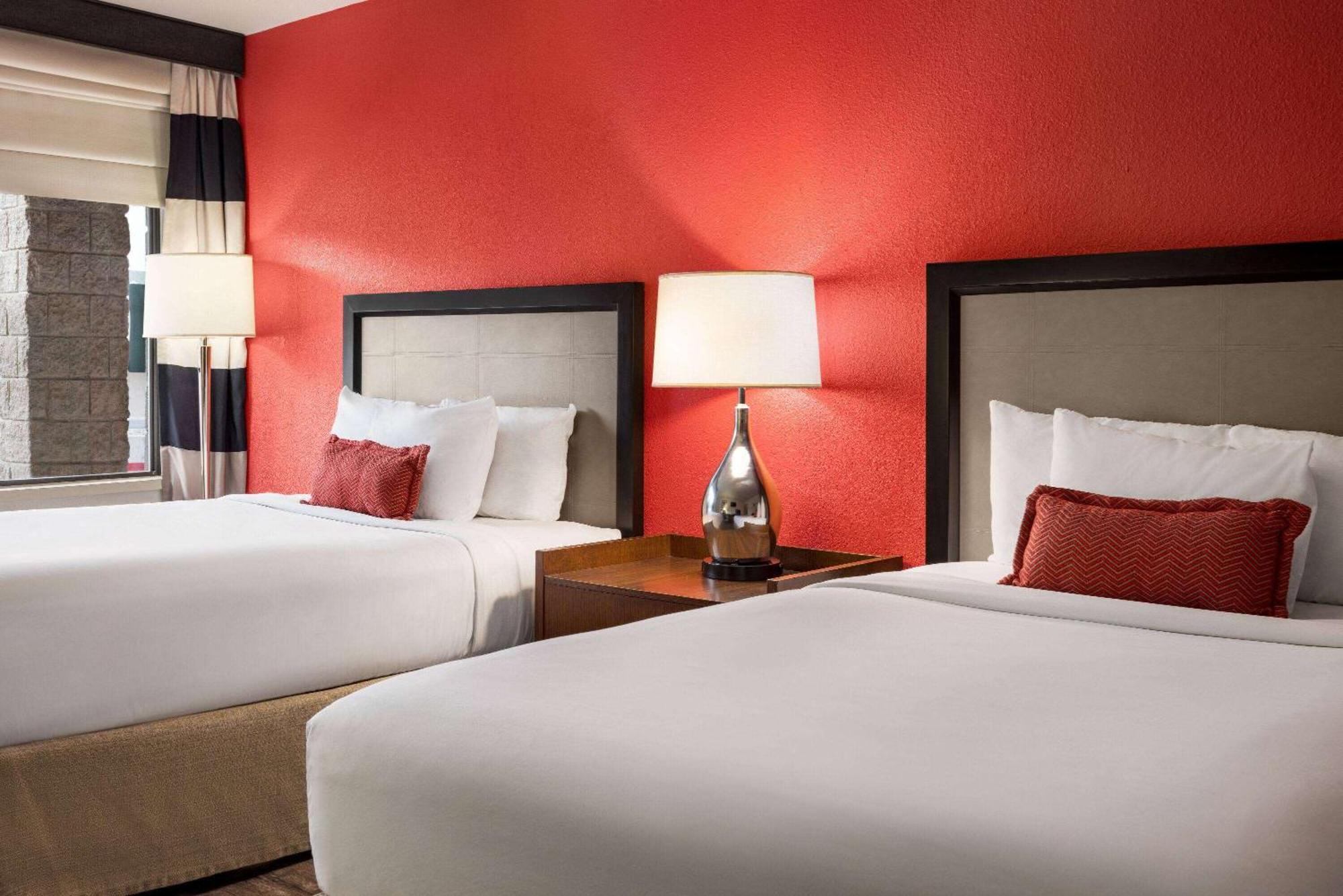 รามาดา บาย วินด์แฮม แอลบูเคอร์คี แอร์พอร์ต Hotel ภายนอก รูปภาพ