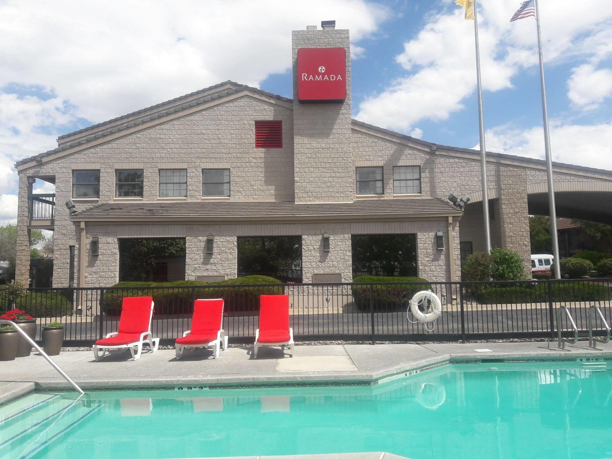 รามาดา บาย วินด์แฮม แอลบูเคอร์คี แอร์พอร์ต Hotel ภายนอก รูปภาพ
